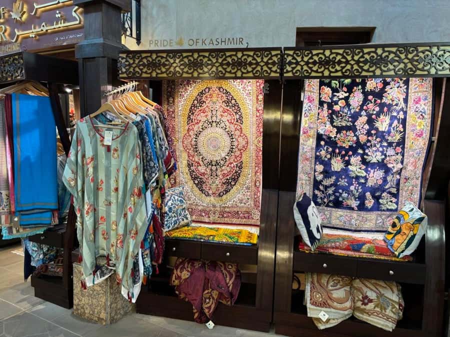 Dubai: Private Shopping City Tour and Global Village Tickets - What the guide adds to the day