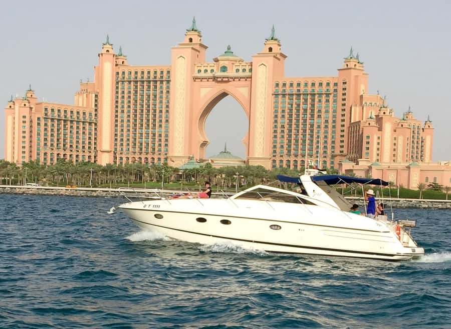 Dubai: Private Sunset Yacht Tour from Dubai Marina - Atlantis, Atlantis The Royal, and the best photo stops
