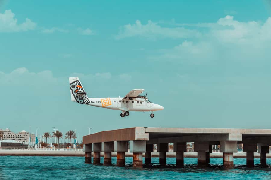 Dubai: Private VIP Luxury Yacht Tour with BBQ & Drinks - BBQ, drinks, and the onboard atmosphere