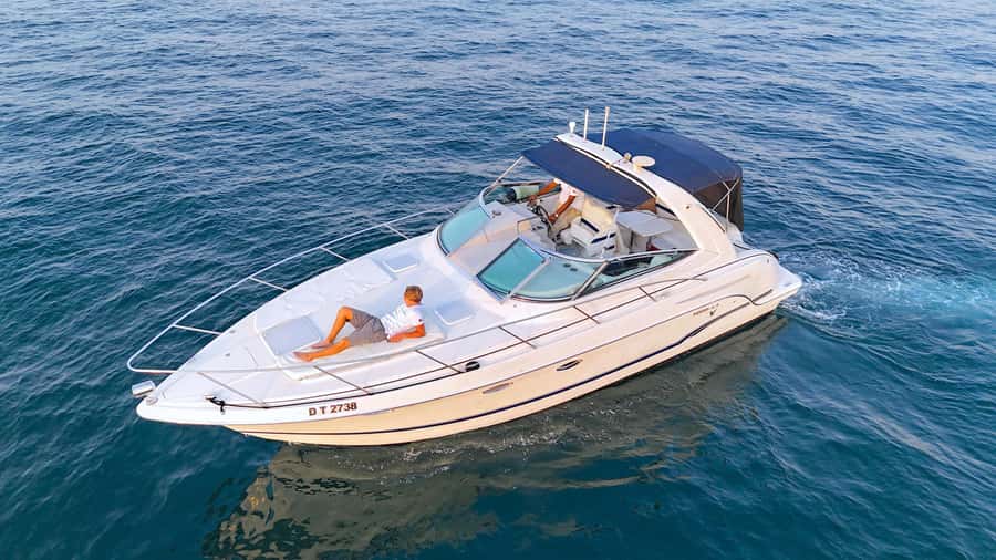 Dubai: Private Yacht Cruise for Unforgettable Memories - The two-hour choice: Burj Al Arab or Atlantis