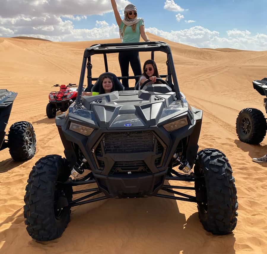 Dubai: Red Dune Desert, Dune Buggy Ride & BBQ Buffet Dinner - The Guides Make the Day Easier