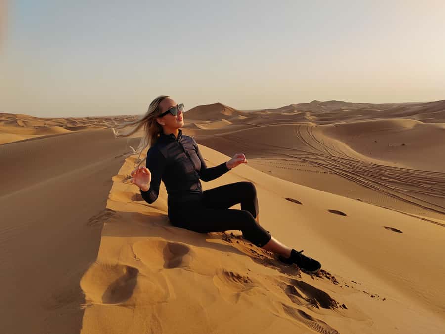 Dubai: Red Dunes Desert Safari with Premium Camp BBQ & Shows - Five shows after dark