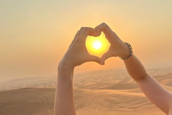 Dubai Red Dunes Safari, Camels, Live BBQ and Live Shows - Photo stop and sandboarding on the dunes