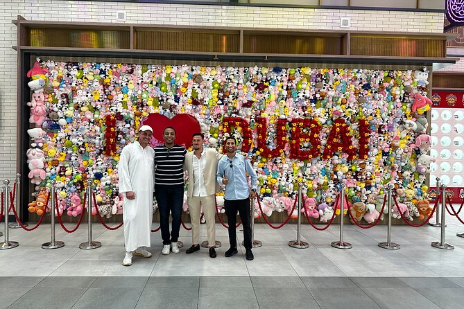Dubai Secret Food Tours with Access to Burj Khalifa bar - The guides make the difference