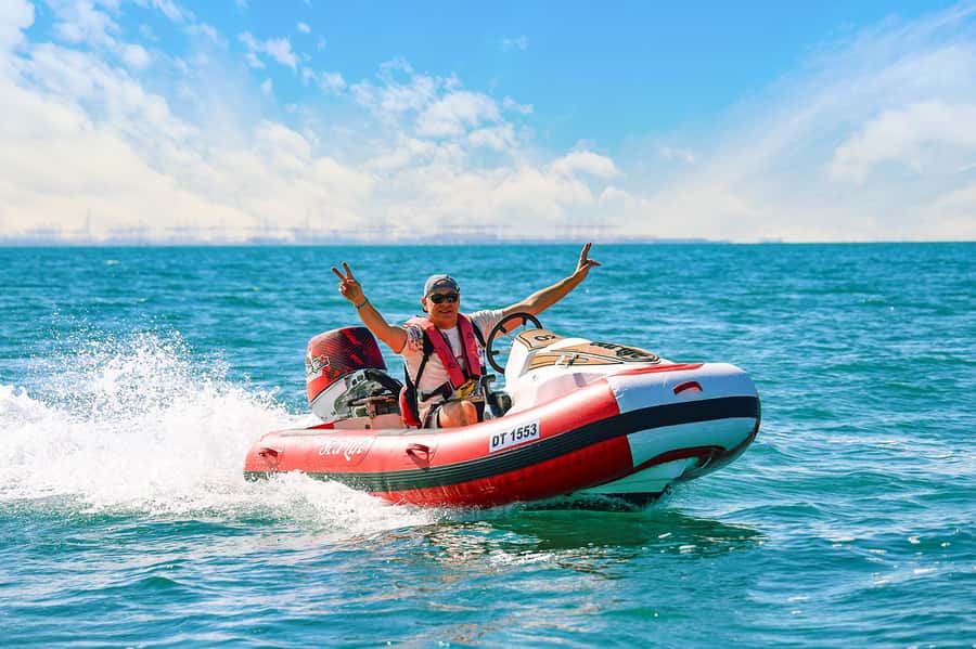 Dubai: Self-Drive Boat Experience for 1 or 2 People - The one-hour route toward Palm Jumeirah