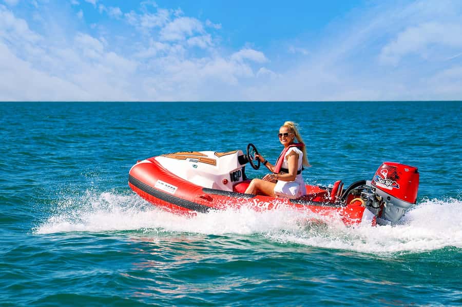 Dubai: Self-Drive Boat Experience for 1 or 2 People - Atlantis The Royal and Atlantis The Palm