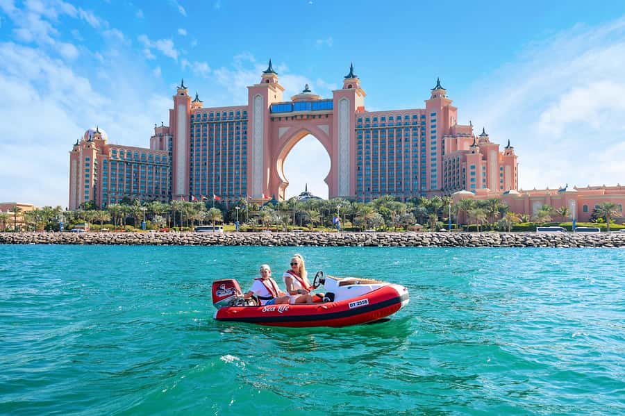 Dubai: Self-Drive Boat Experience for 1 or 2 People - What driving the speedboat feels like