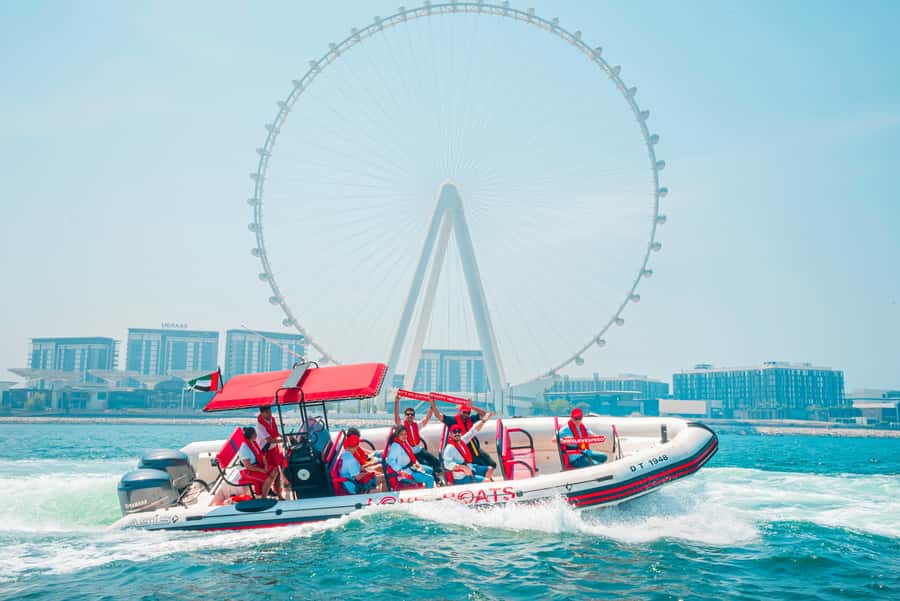 Dubai: Sightseeing Speedboat Tour with Live Tour Guide - The fast section: fun, bumps and sensible expectations