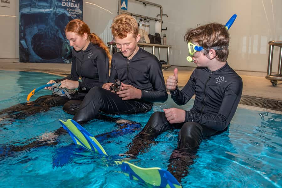 Dubai: Snorkeling at Deep Dive World's Deepest Pool - Learning the basics before looking below