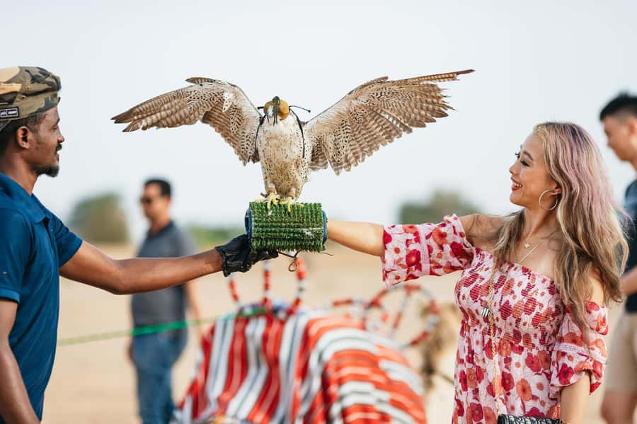Dubai: Sunrise Balloon Flight with Camel Ride & Breakfast - Watching the balloon inflate at Sindbad Gulf Balloons