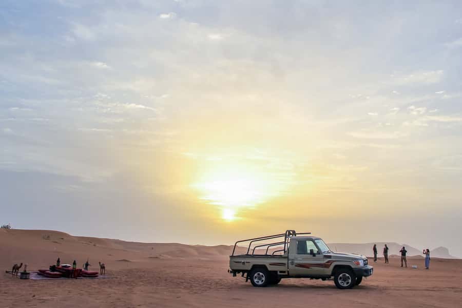 Dubai: Sunrise Desert Jeep Safari with Wildlife Experience - Key points at a glance