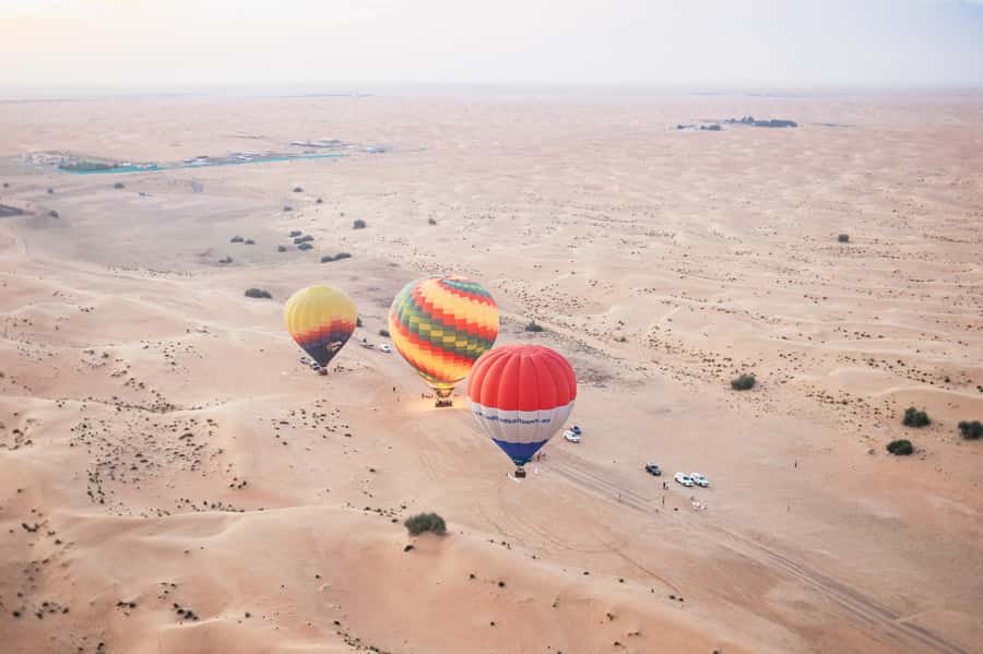 Dubai: Sunrise Hot Air Balloon Tour Over the Desert - Sunrise From 4,000 Feet