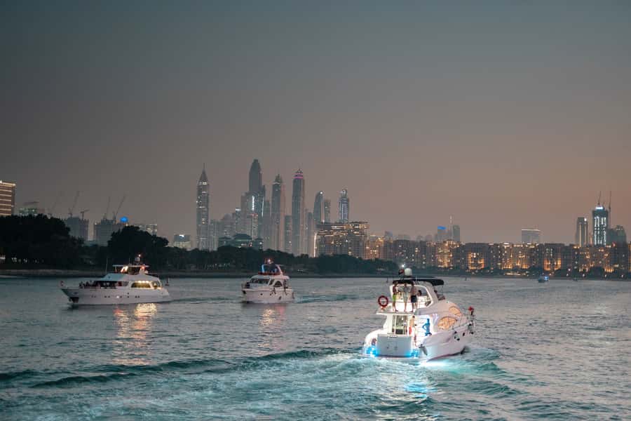 Dubai: Sunset & Night Cruise with Bites and Drinks - What you actually eat onboard