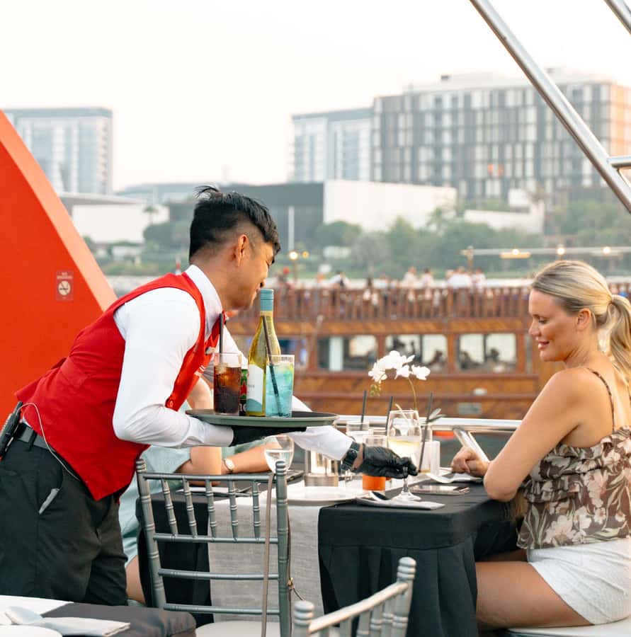 Dubai: Sunset or Dinner Cruise with Live Music & Open Bar - Timing, cancellation, and useful preparation