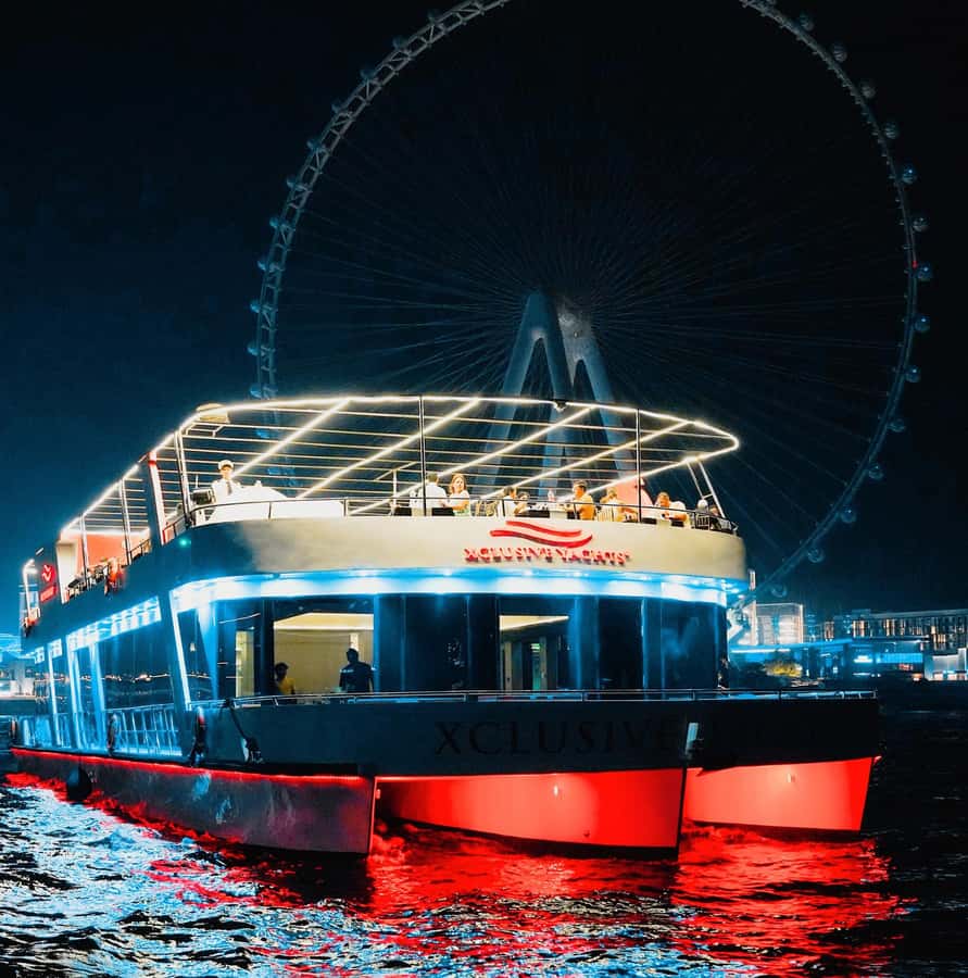 Dubai: Sunset or Dinner Cruise with Live Music & Open Bar - Arriving at Xclusive Yachts in Dubai Marina