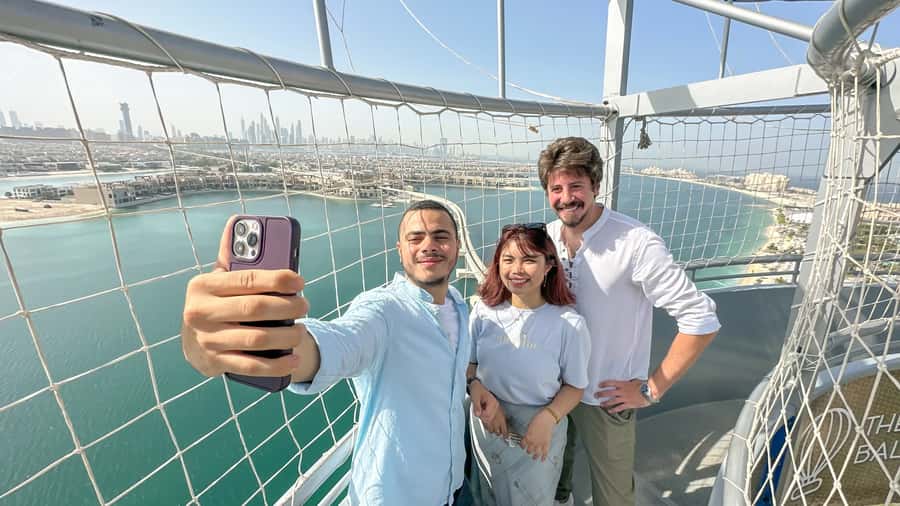 Dubai: The Dubai Balloon at Atlantis - The safety briefing and boarding process
