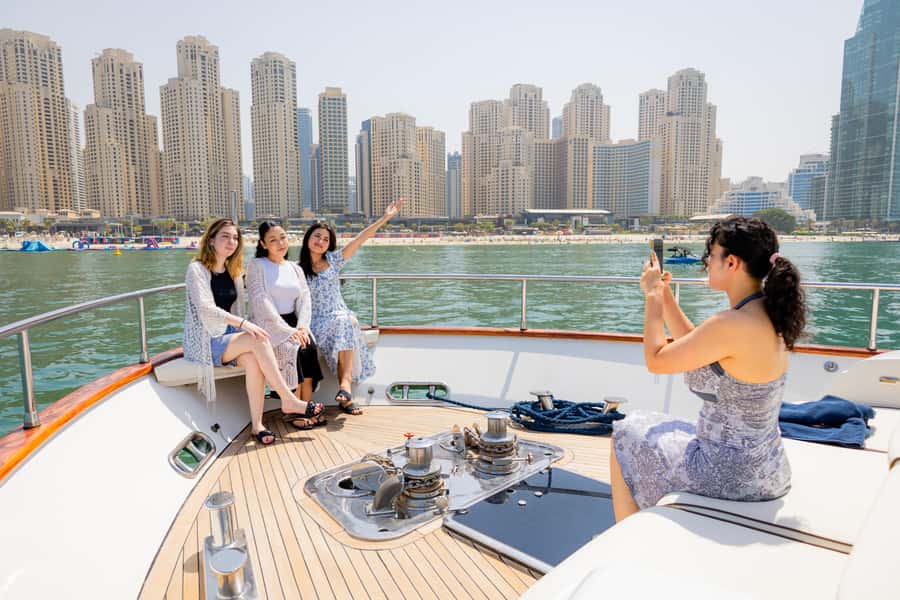 Dubai: The Luxury Yacht Tour with Live BBQ Option - Key points to know before booking