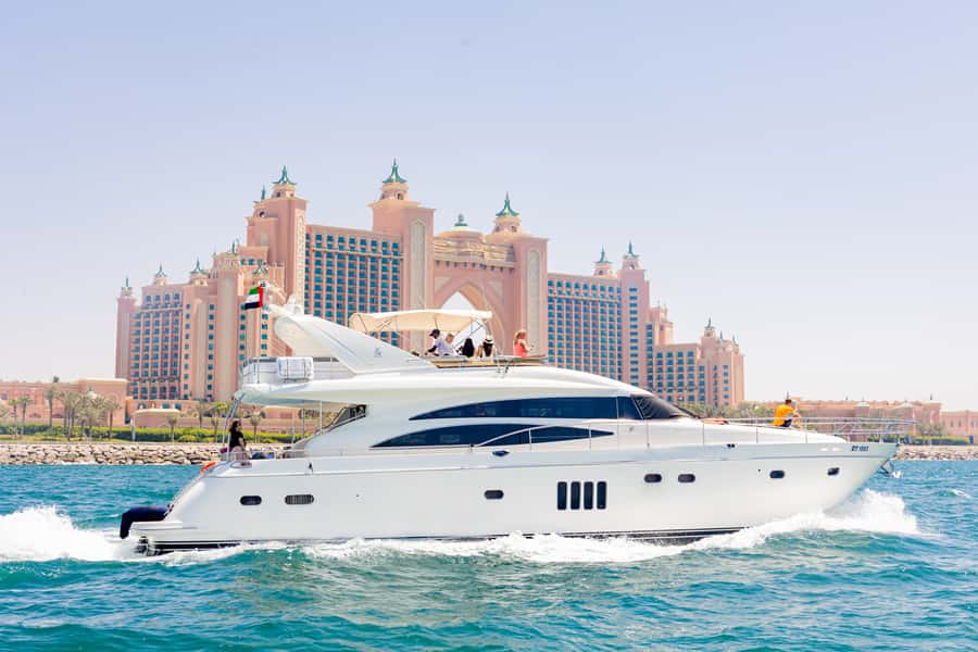 Dubai: The Luxury Yacht Tour with Live BBQ Option - The one-hour Marina route: short, scenic, and family-friendly
