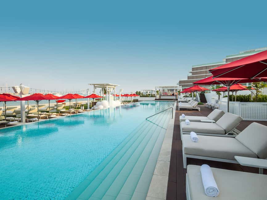 Dubai: The Palm 3-Course Set Menu Meal and Beach Club Access - The two-minute walk to Fluid Beach Club