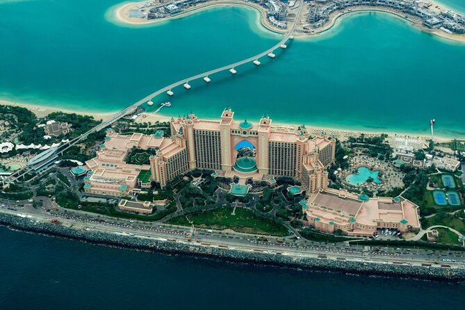 Dubai Tour Including Entrance to Burj Khalifa 124th Floor from Abu Dhabi - The guide, headsets, and group rhythm