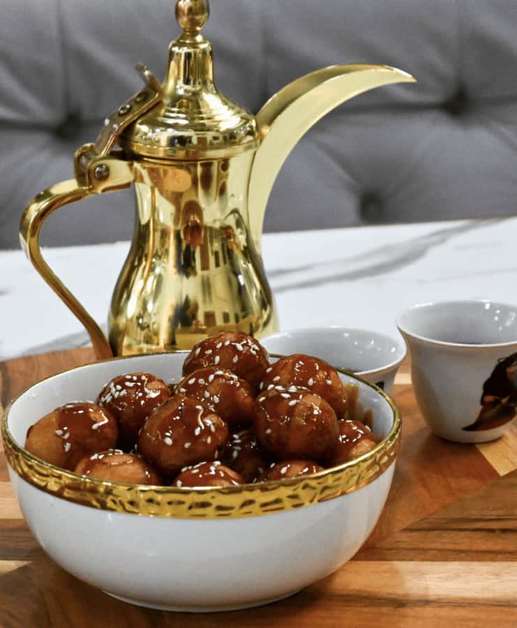 Dubai: Traditional Emirati Breakfast Experience - Regag and Djebab: The Live Cooking Moment