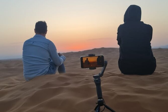 Dubai: Unique SUNRISE 4WD Red Dunes Safari - Waiting on the red dunes for first light