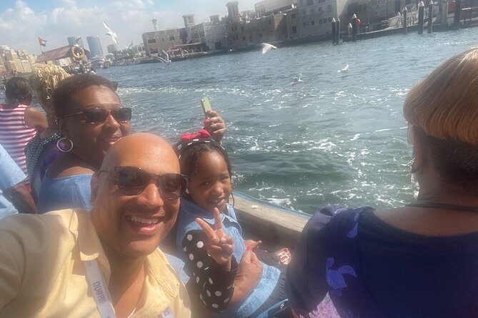 Dubai Walking Tour "Fahidi Area, Dubai Museum, Souks" - The abra crossing: ten minutes on Dubai Creek