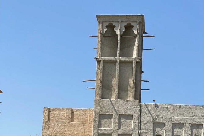 Dubai Walking Tour - Dubai Museum and the Oldest Building