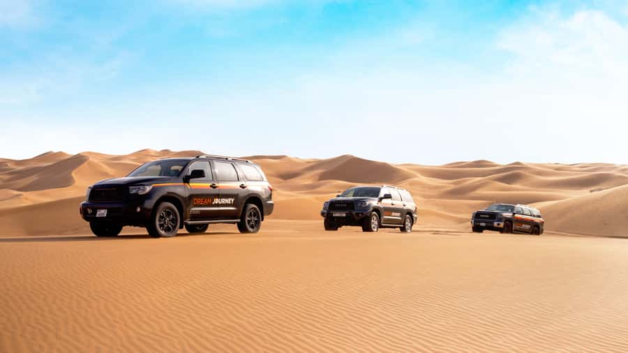 Dubai Waves & Dunes: Luxury Yacht Cruise w/ Red Dunes Safari - Sandboarding and the brief camel stop
