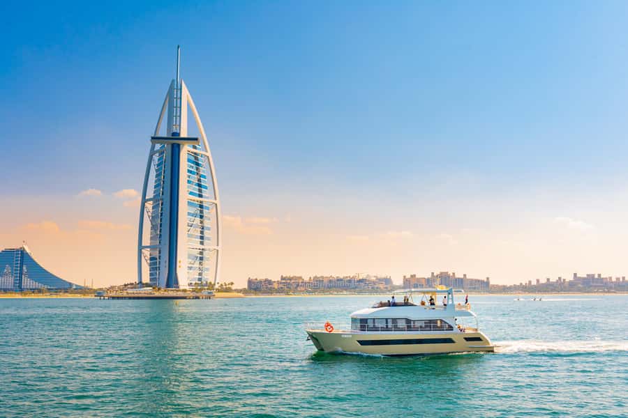 Dubai Waves & Dunes: Luxury Yacht Cruise w/ Red Dunes Safari - Switching from sand to a Dubai yacht