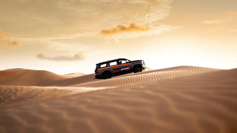 Dubai Waves & Dunes: Luxury Yacht Cruise w/ Red Dunes Safari - Choosing between one hour and two hours
