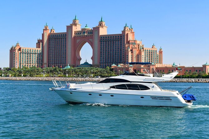 Dubai Yacht Rental - Book 58 ft Private Yacht up to 28 persons - Why a private yacht changes the Dubai cruise
