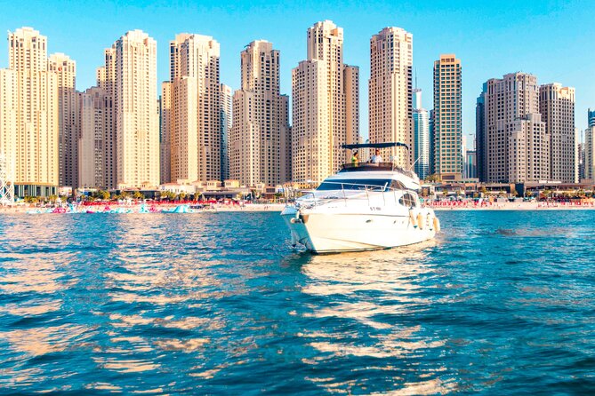 Dubai Yacht Rental - Book 58 ft Private Yacht up to 28 persons - The comfort of the Etosha’s unusual layout