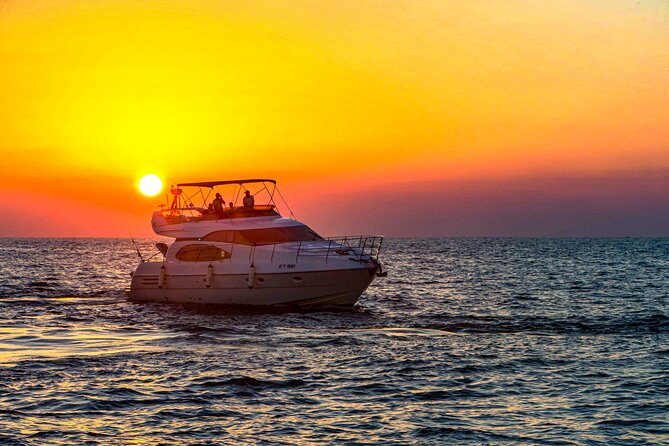 Dubai Yacht Rental - Book 58 ft Private Yacht up to 28 persons - Choosing between two and four hours on the water