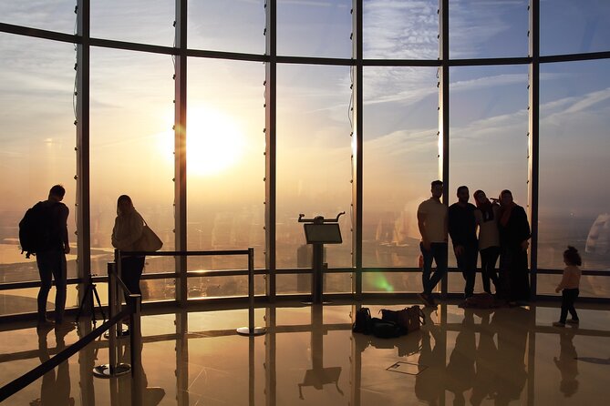Entrance Ticket to Burj Khalifa - Using the telescope and virtual reality feature