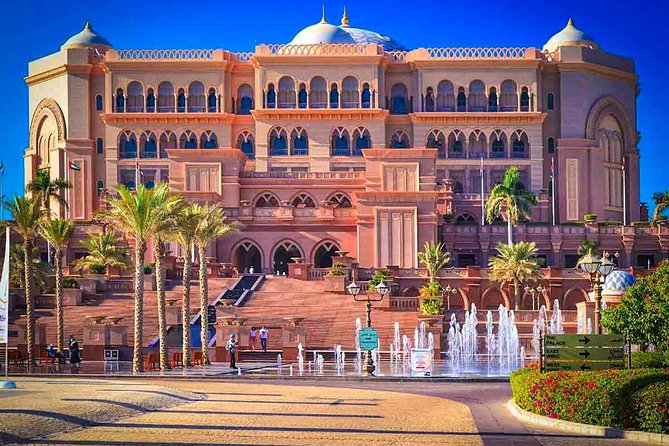 Exclusive Abu Dhabi Discovery: Private City Tour & Grand Mosque - Emirates Palace for the classic photograph