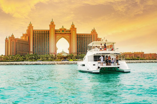 Exclusive Luxury Yacht Ride - Cruising around Palm Jumeirah