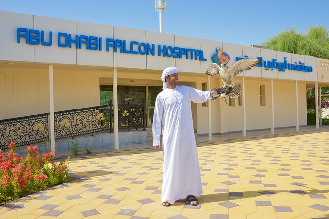 Falcon Hospital Tour Abu Dhabi - Starting with the two museums