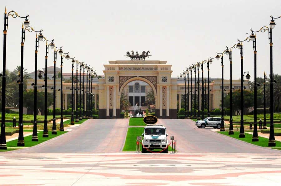 From Abu Dhabi: Explore Dubai with Optional Lunch - Dubai Mall and the Burj Khalifa area