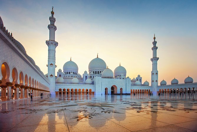 From Abu Dhabi: Sheikh Zayed Mosque, Royal Palace & Etihad Tower - Why this half-day Abu Dhabi tour works well