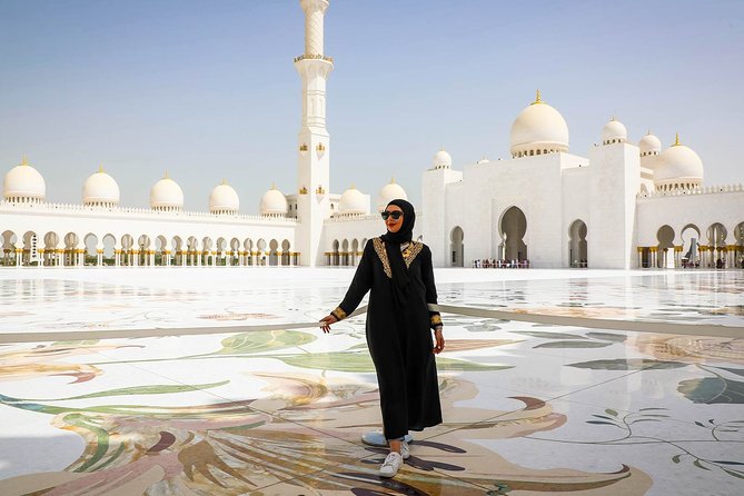 From Abu Dhabi: Sheikh Zayed Mosque, Royal Palace & Etihad Tower - Etihad Towers and the modern face of Abu Dhabi