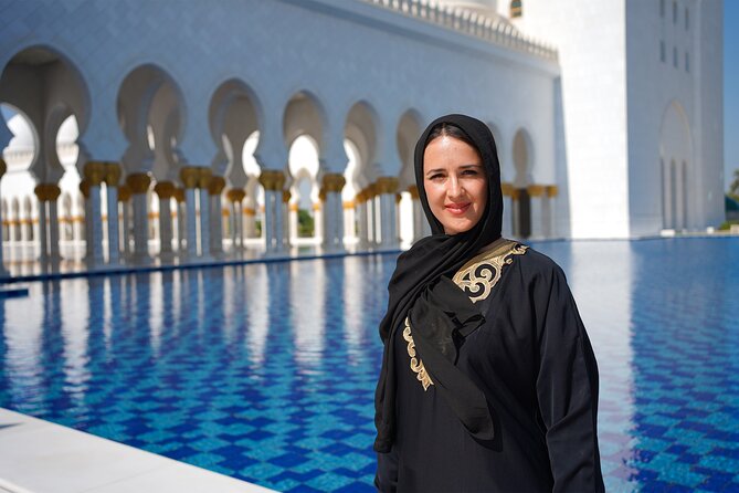 From Dubai: Abu Dhabi Sheikh Zayed Grand Mosque Guided Tour - Inside the prayer hall and courtyards