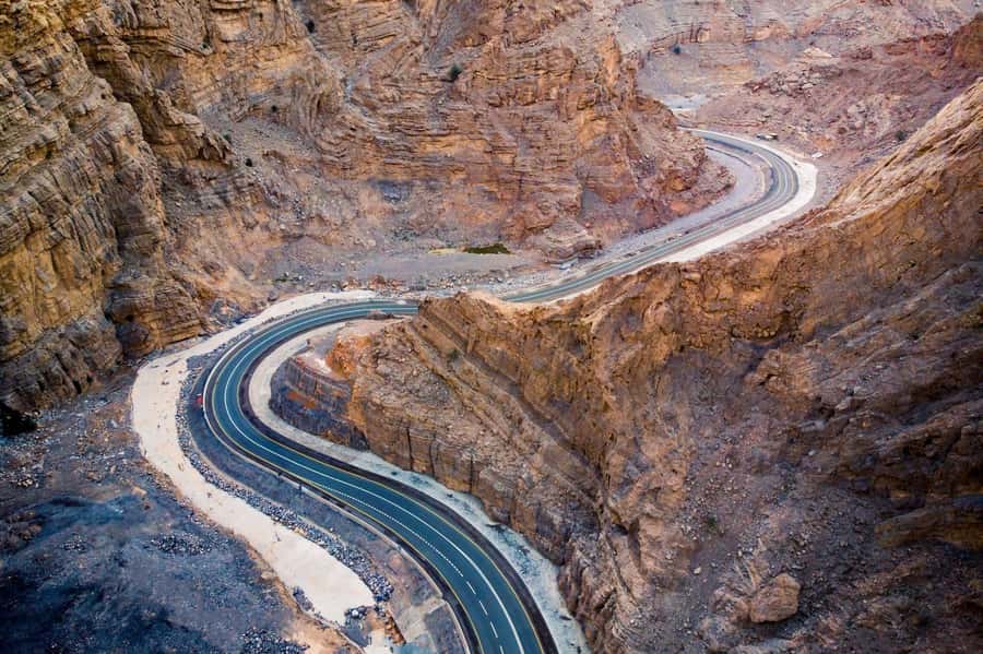 From Dubai: Jabel Jais High Mountain Tour with Transfers - The 1.5-hour drive from Dubai