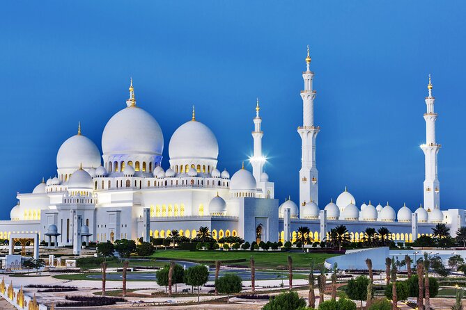 From Dubai To Abu Dhabi: Royal Palace, Grand Mosque &Etihad Tower - Sheikh Zayed Grand Mosque: the day’s essential stop