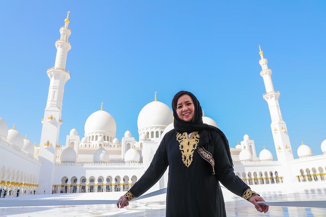 From Dubai To Abu Dhabi: Royal Palace, Grand Mosque &Etihad Tower - Leaving Dubai in an air-conditioned minivan