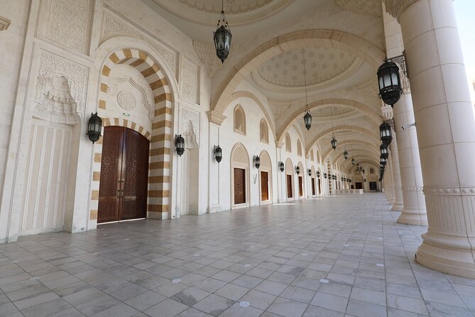 From Dubai to Fujairah: Full Day Tour with Sheikh Zayed Grand Mosque - Khor Fakkan, the Resistance Monument, and the coast