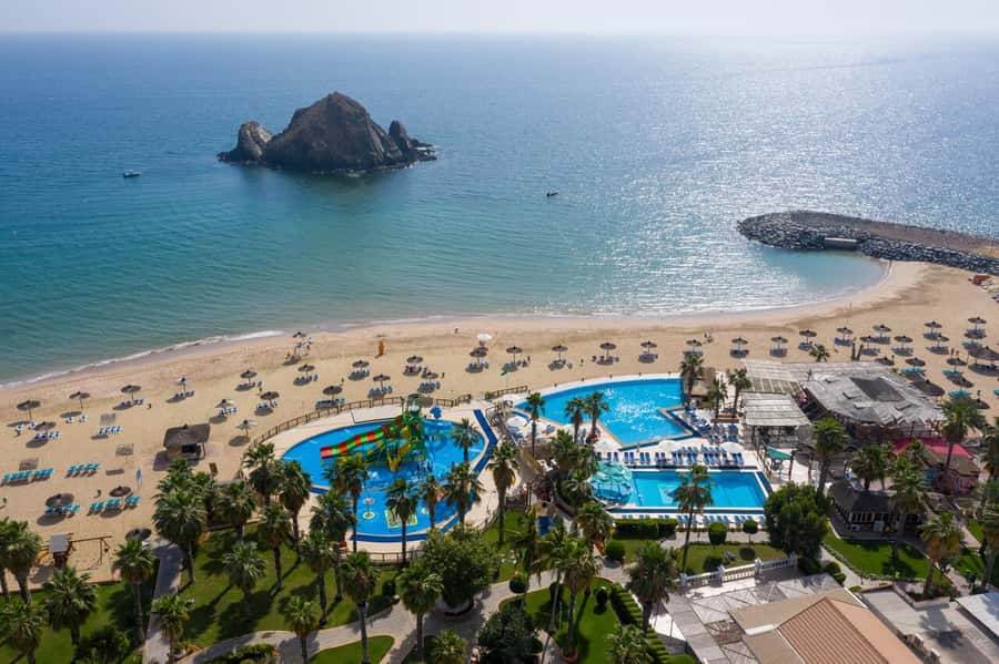 Fujairah: Snorkeling and Watersports at Snoopy Island - Snorkeling, kayaking, and paddle boarding