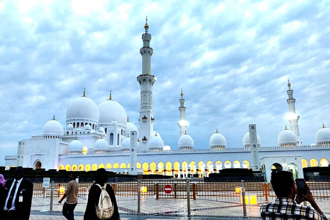 Full Day Abu Dhabi City Tour Sheikh Zayed Grand Mosque from Dubai - One hour beneath the domes of Sheikh Zayed Grand Mosque