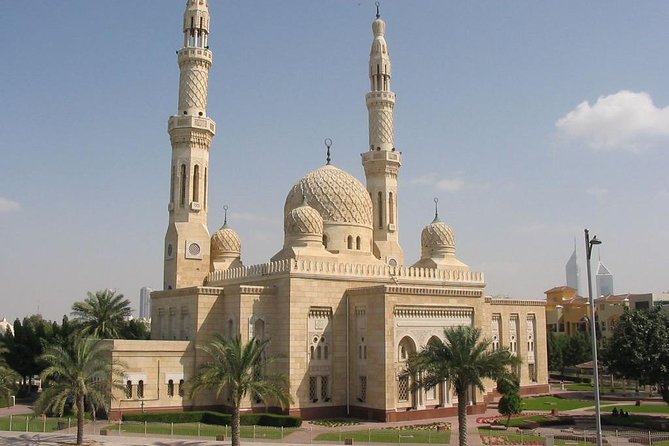 Half Day Dubai City Tour & visit to Dubai Aquarium Underwater Zoo - Spice Souk scents and Gold Souk displays