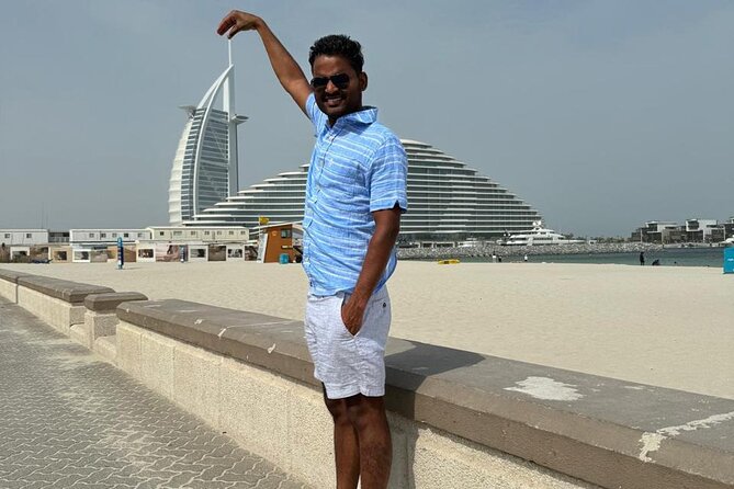 Half Day Dubai Modern Wonders Tour - Dubai Mall: the one-hour centerpiece